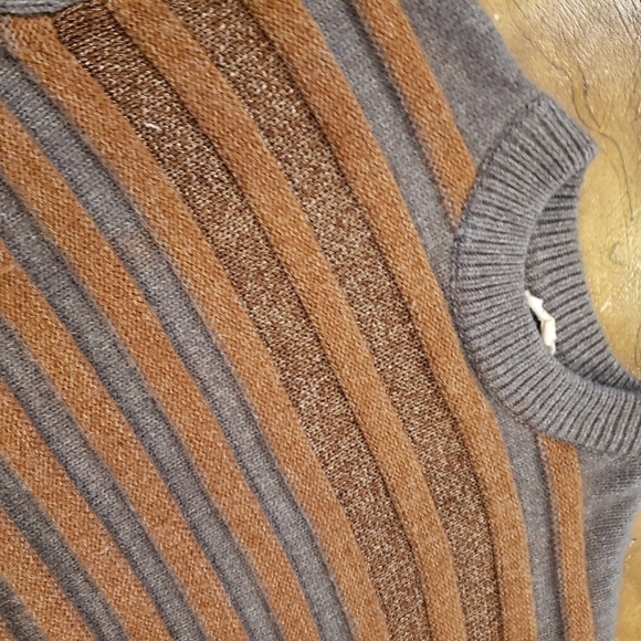 Like NEW Mystree Cropped Sweater Size Small - Picture 3 of 5